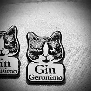 紅粉貓迷倫敦琴酒 Geronimo Gin Rose，多角度展示。