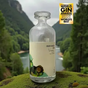 Perfumer’s Gin Varec 香水師藻琴酒。